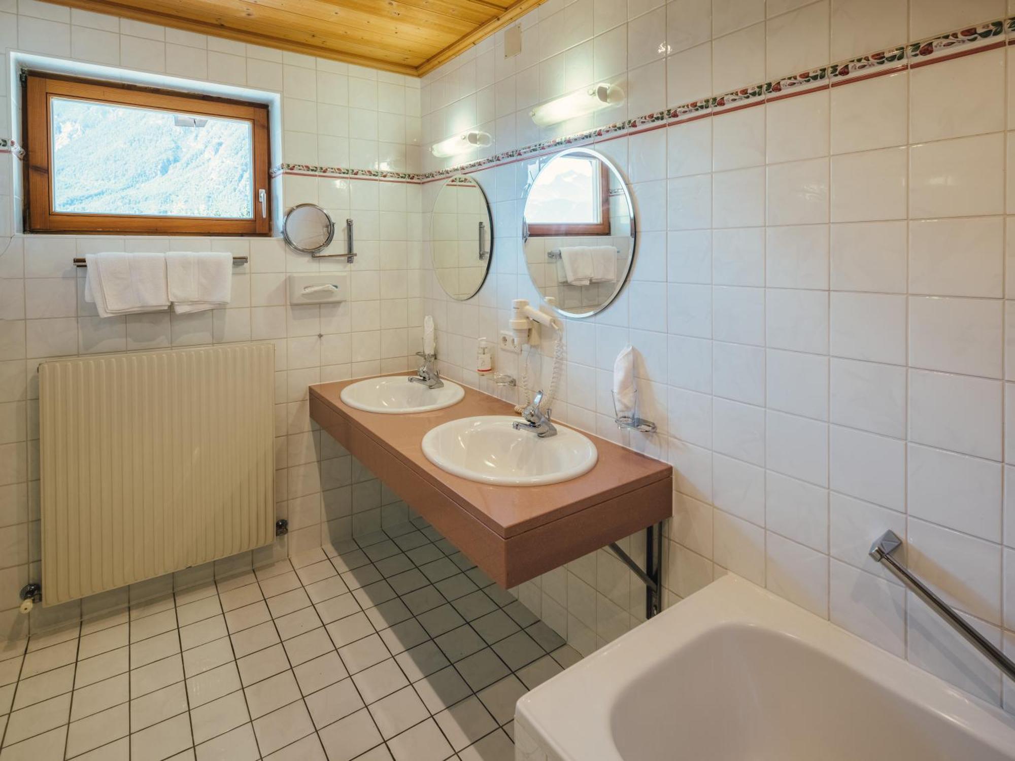 Huber Hotel Tramserhof Landeck Eksteriør billede